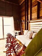 Urraca Monkey Island Eco Resort