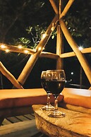 Urraca Monkey Island Eco Resort