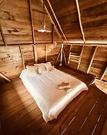 Urraca Monkey Island Eco Resort