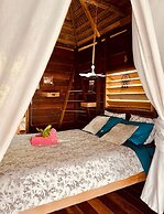 Urraca Monkey Island Eco Resort