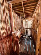 Urraca Monkey Island Eco Resort