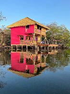 Urraca Monkey Island Eco Resort
