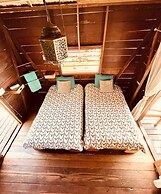 Urraca Monkey Island Eco Resort