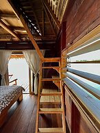 Urraca Monkey Island Eco Resort