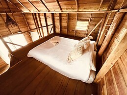 Urraca Monkey Island Eco Resort