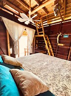 Urraca Monkey Island Eco Resort