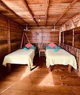 Urraca Monkey Island Eco Resort