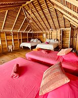 Urraca Monkey Island Eco Resort