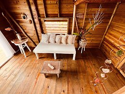 Urraca Monkey Island Eco Resort