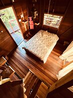 Urraca Monkey Island Eco Resort