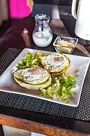 Urraca Monkey Island Eco Resort