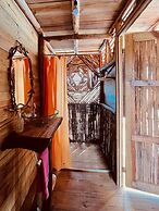 Urraca Monkey Island Eco Resort