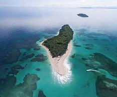 Urraca Monkey Island Eco Resort