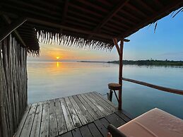 Urraca Monkey Island Eco Resort