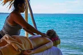 Urraca Monkey Island Eco Resort