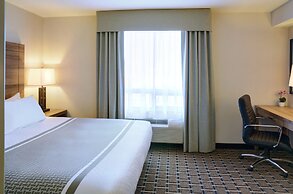 Pomeroy Inn And Suites Vermilion