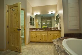 Yosemite Scenic Wonders - Wawona Area