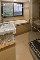 The Pad Silom Serviced Apartment