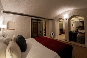 Artemis Cave Suites - Adults Only