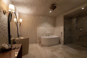 Artemis Cave Suites - Adults Only