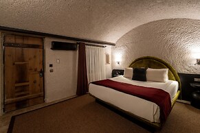 Artemis Cave Suites - Adults Only