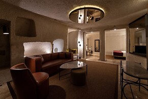 Artemis Cave Suites - Adults Only