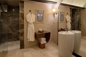 Artemis Cave Suites - Adults Only