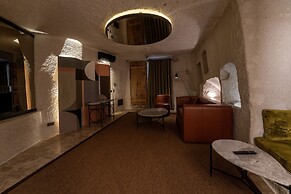 Artemis Cave Suites - Adults Only