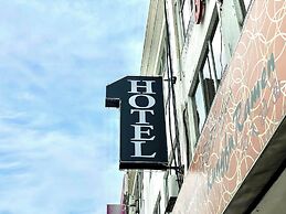 1 Hotel Taman Connaught