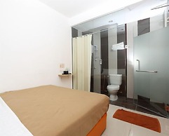 1 Hotel Taman Connaught