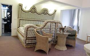 Bali Colosseum Hotel