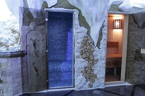 Bali Colosseum Hotel