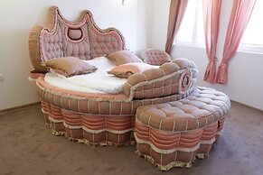 Bali Colosseum Hotel