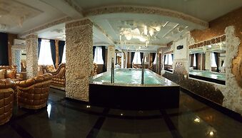 Bali Colosseum Hotel