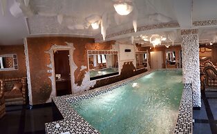 Bali Colosseum Hotel