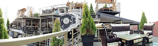 Bali Colosseum Hotel