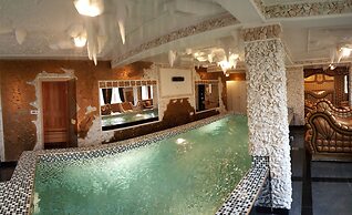 Bali Colosseum Hotel