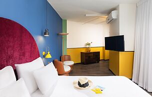 PLAY Seaport Suite Hotel TLV