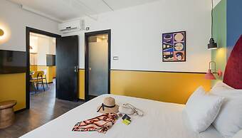 PLAY Seaport Suite Hotel TLV