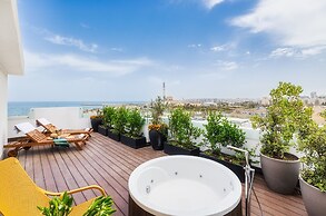 PLAY Seaport Suite Hotel TLV
