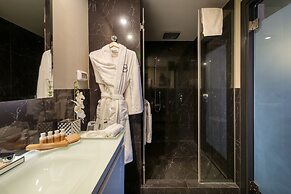 PLAY Seaport Suite Hotel TLV