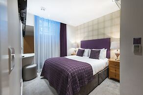 Braid Apartments by Mansley