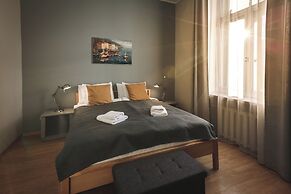 Bearsleys Downtown Apartments