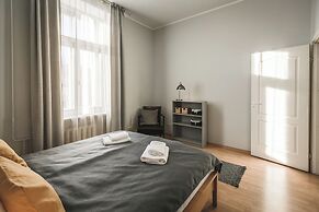 Bearsleys Downtown Apartments