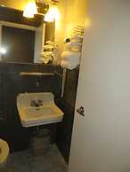 Airport Motor Inn