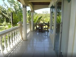 Foster's West Bay Resort