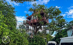 Foster's West Bay Resort