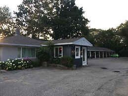 Lake Land Inn
