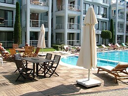 Side Garden Residence