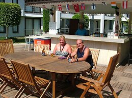 Side Garden Residence